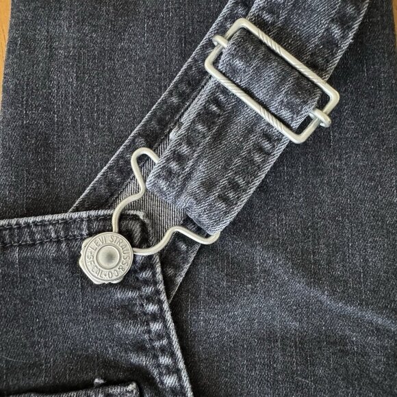Levi’s Premium Bib Overalls Washed Black Denim Skinny Jean Women’s Size 25 - Picture 11 of 16